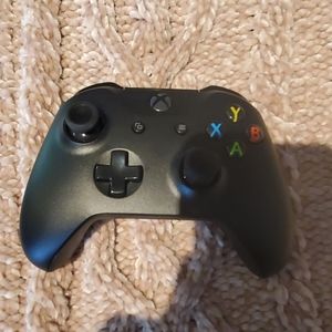 Xbox One black controller